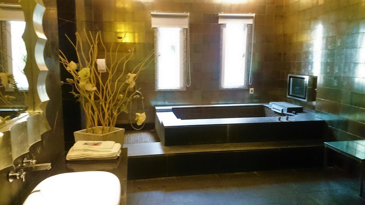 Her Home Spa Motel שינינג מראה חיצוני תמונה