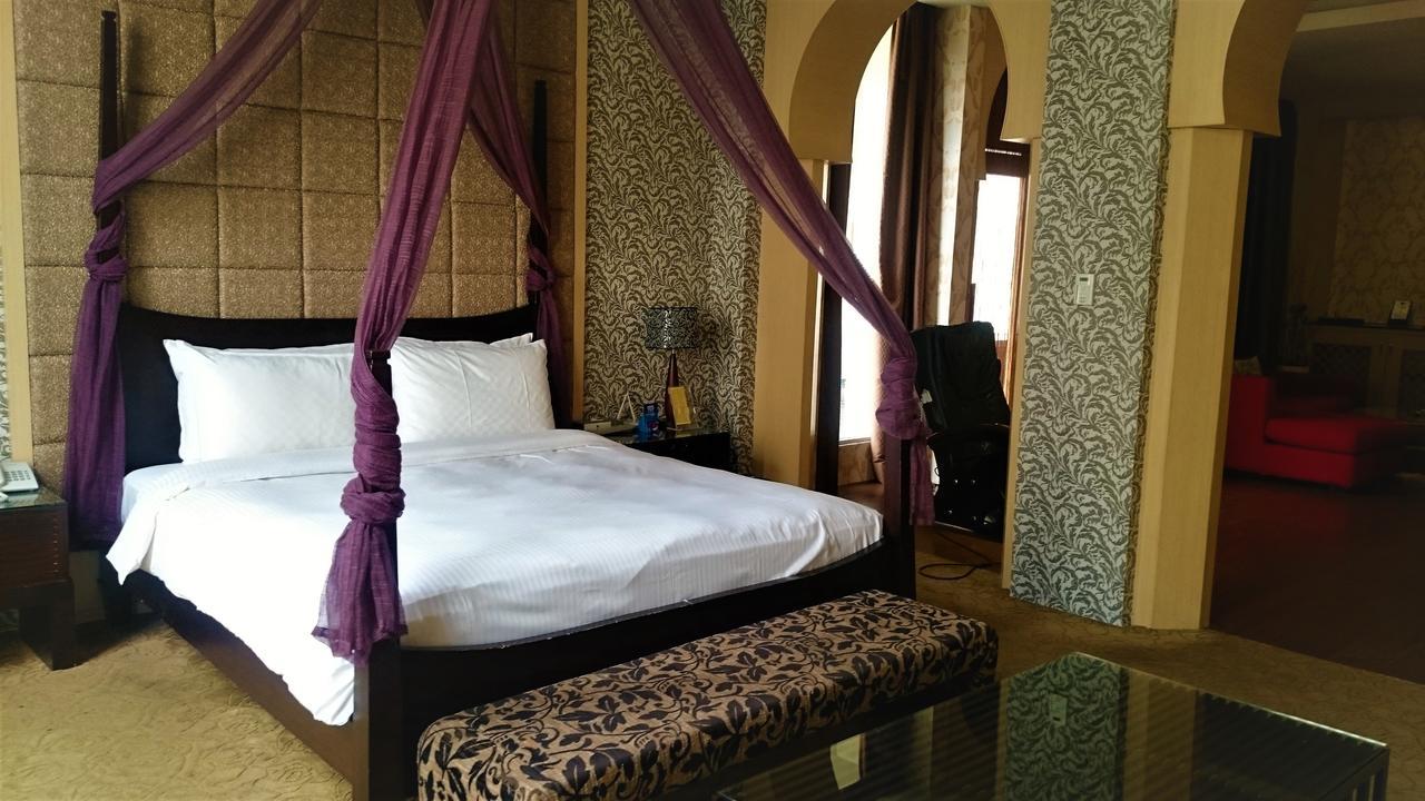Her Home Spa Motel שינינג מראה חיצוני תמונה